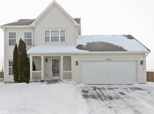 824 Grant Dr, Minooka, IL 60447