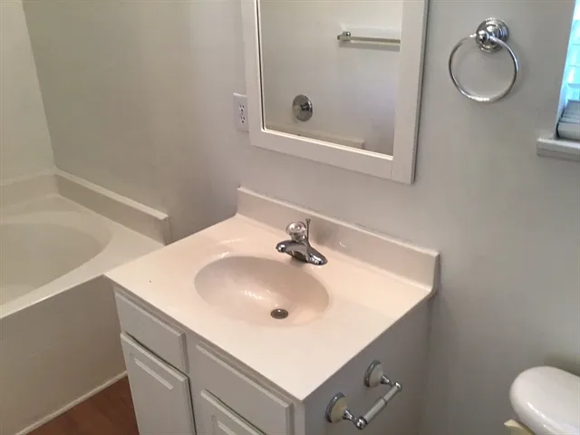 323 Aberdeen Cir — Photo 17