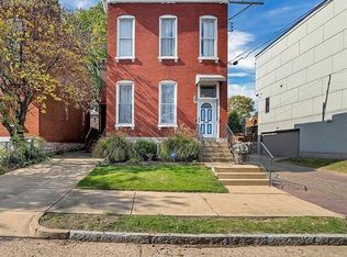 1721 Oregon Pl, Saint Louis, MO 63104