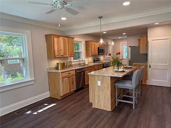 5th image of 212 Whitehall Rd