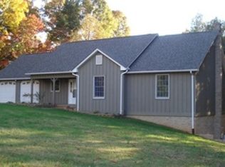2807 W Oakland Dr, Morganton, NC 28655