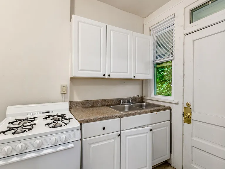 299 S 17th St #299 — Photo 14