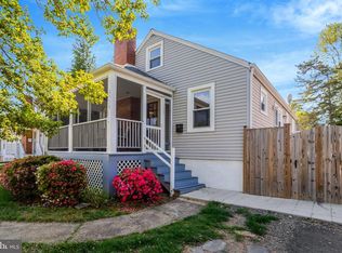 2850 Brook Dr, Falls Church, VA 22042