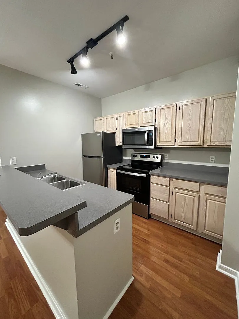 West Main Street Apartments — Photo 3
