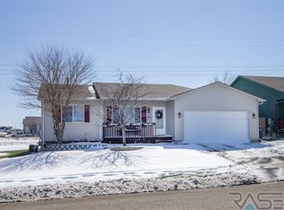 7905 W Stoney Creek St, Sioux Falls, SD 57106