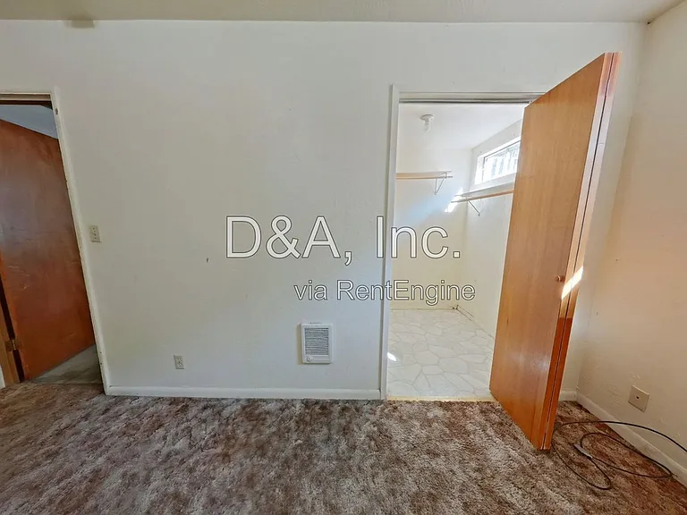 731 NW 15th St — Photo 6