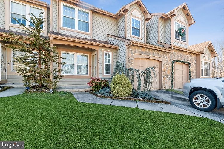 1st image of 14 Eddlewood Pl