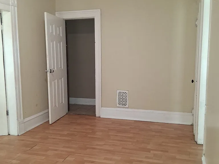 137 Sherwood Ave — Photo 10