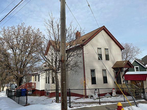 3rd image of 441 Page St E