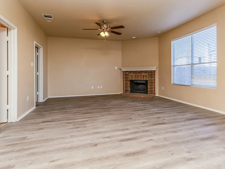 8500 Shallow Creek Dr — Photo 4