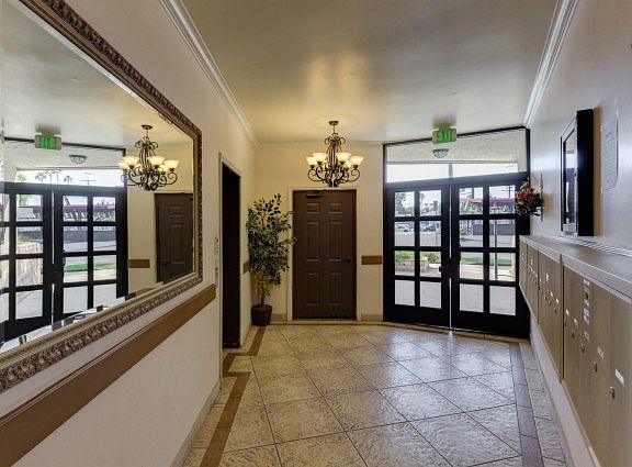 3rd image of 5310 Circle Dr APT 206