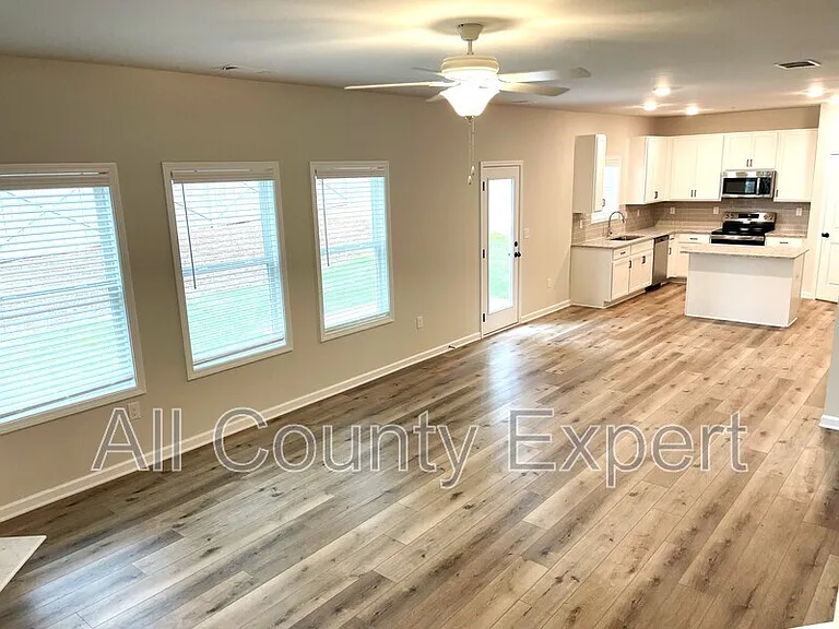 414 Fox Creek Dr — Photo 11