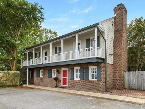 105 Calle De Santiago Ct, Pensacola, FL 32502