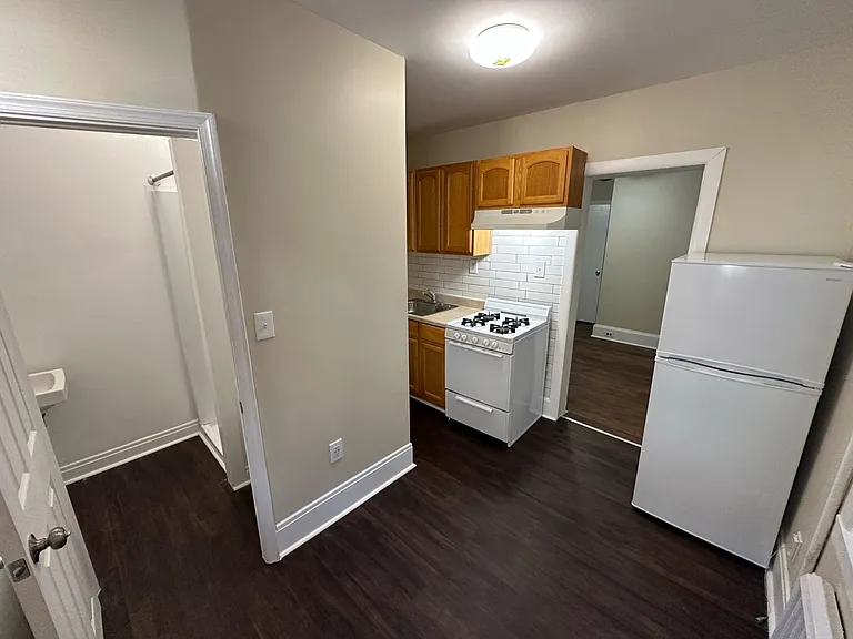 2311 Christian St #1R — Photo 6