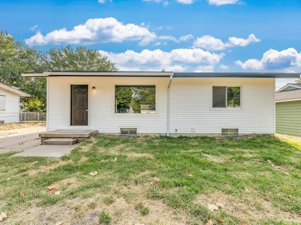 4622 S Vine Ave, Wichita, KS 67217