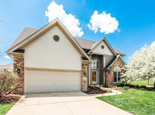 502 Lake Ridge Dr, South Elgin, IL 60177