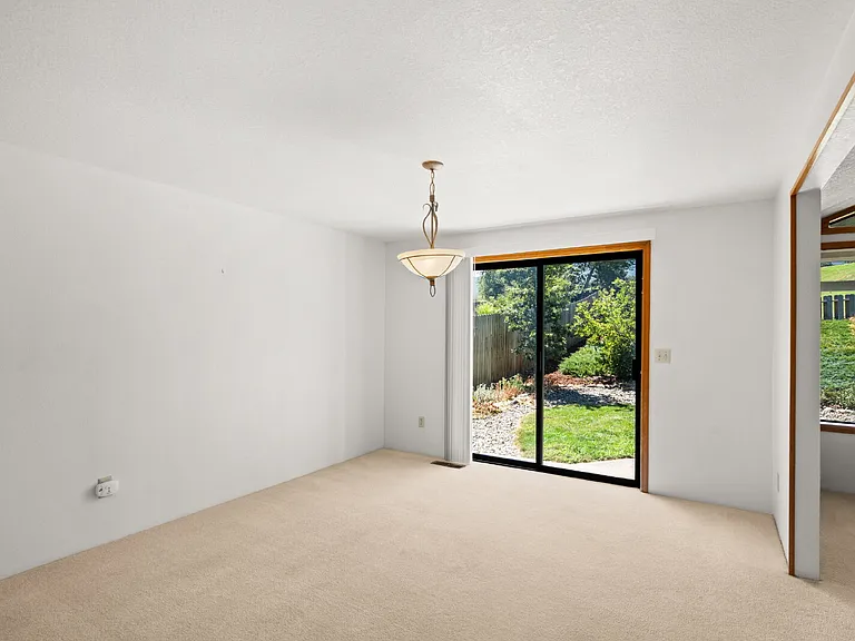 2890 Wedgewood Ln — Photo 12