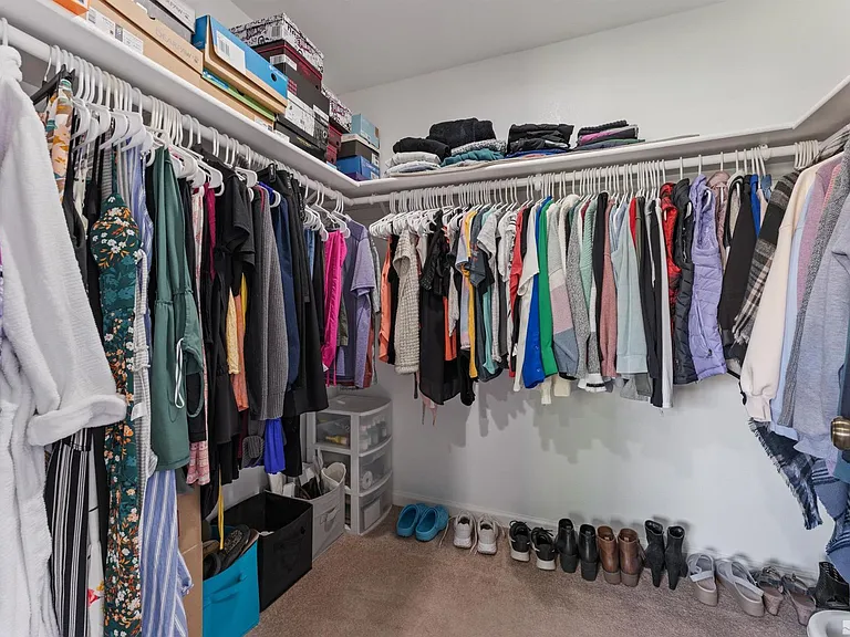 1380 Patricia Dr — Photo 21