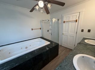 18 Wilson St, Pittsfield, MA 01201