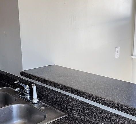 Kitchen sink and countertop 