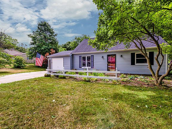 3rd image of 1810 Kilarney Ln
