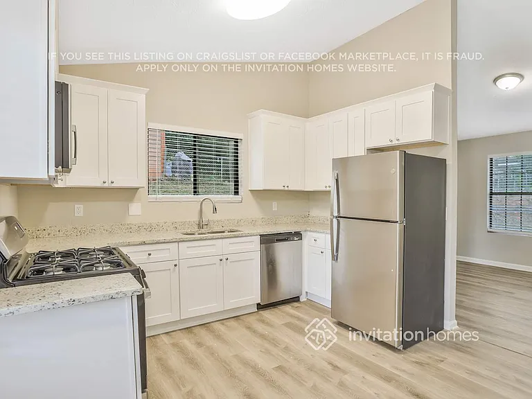 3920 Wood Path Ln — Photo 7