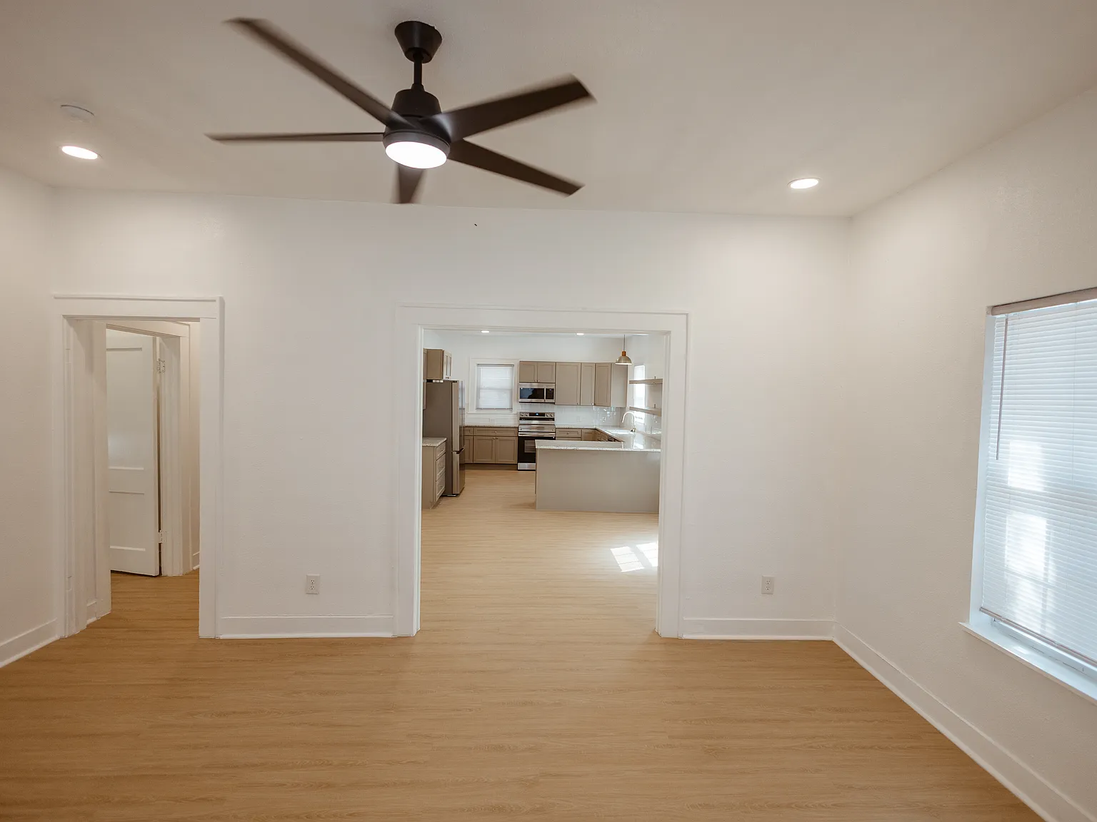 4 bed, 1834 sqft, $2,200 — Photo 4