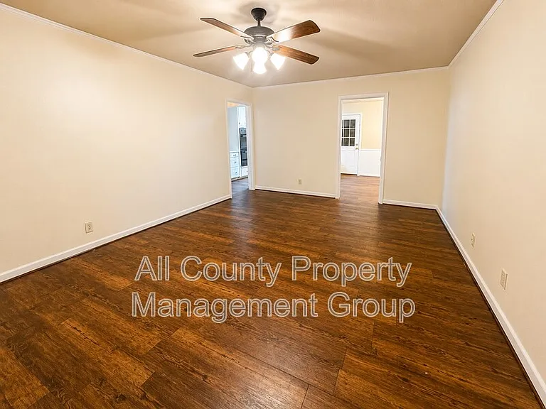 5016 Sabelle Ln — Photo 3