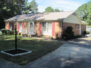 1032 Northclift Dr, Raleigh, NC 27609