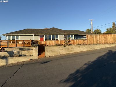 201 4th St, Maupin, OR, 97037