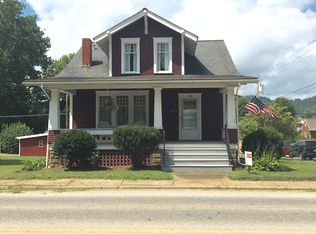 782 3rd St, New Martinsville, WV 26155