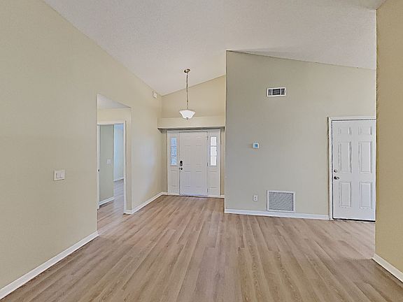 5th image of 432 Morning Glory Dr