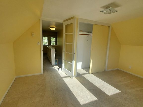 5th image of 645 N Bay St
