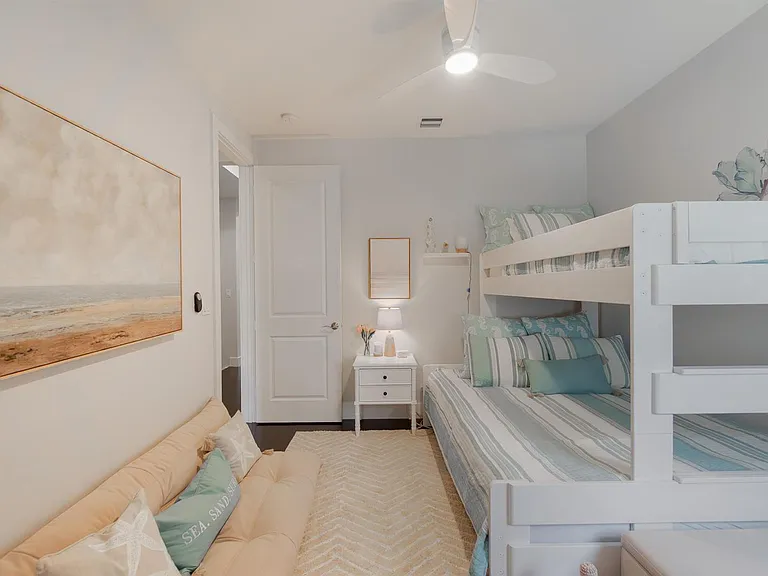 918 Saint George Blvd — Photo 25
