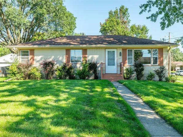 1205 4th St SW, Altoona, IA 50009