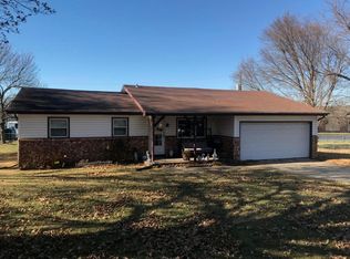 2725 S Franklin Ave, Springfield, MO 65807