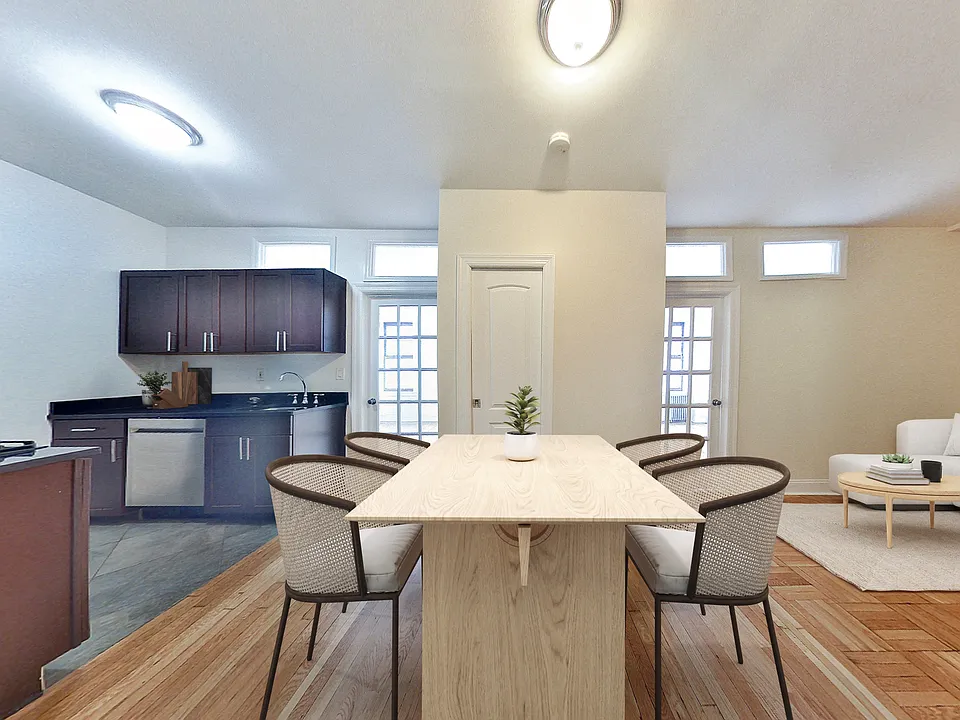 201 W 11th St #4D