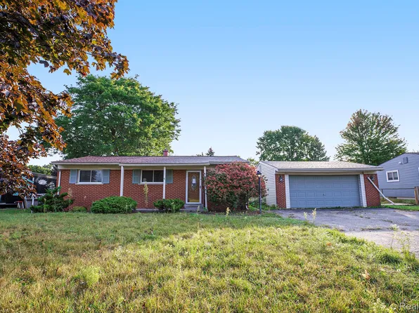 1415 Foreland Dr, Oxford, MI 48371