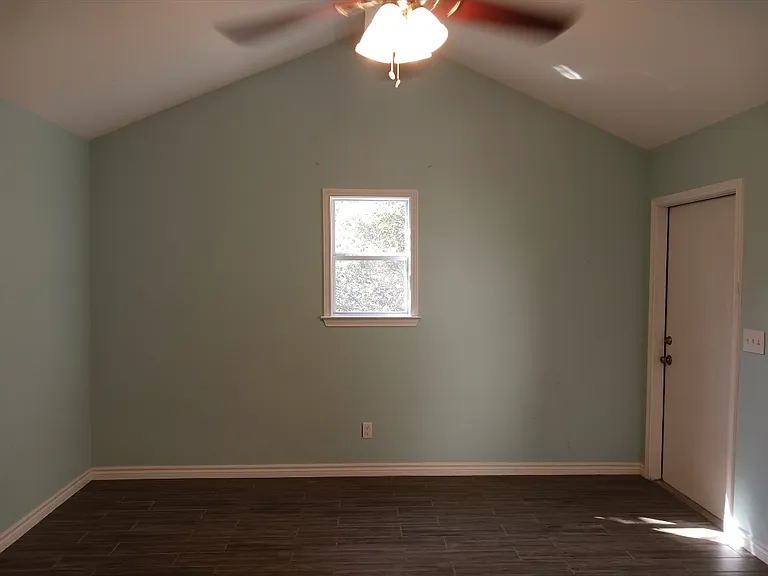 719 Canyon Acres #1 — Photo 2