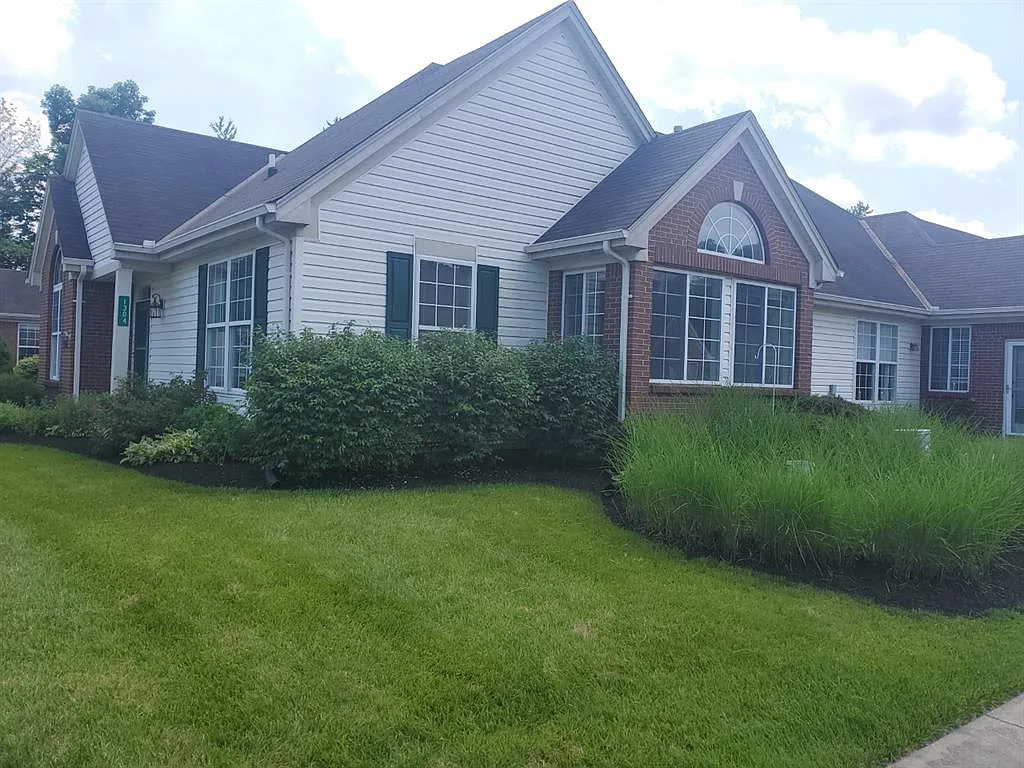 1304 Traverse Creek Dr photo 1