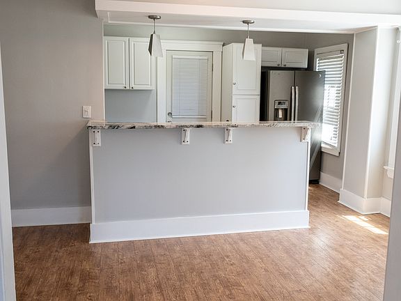 5th image of 1471 Riverside Dr Unit 1