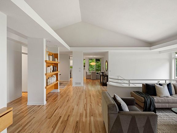 5th image of 10321 Heidi Ln