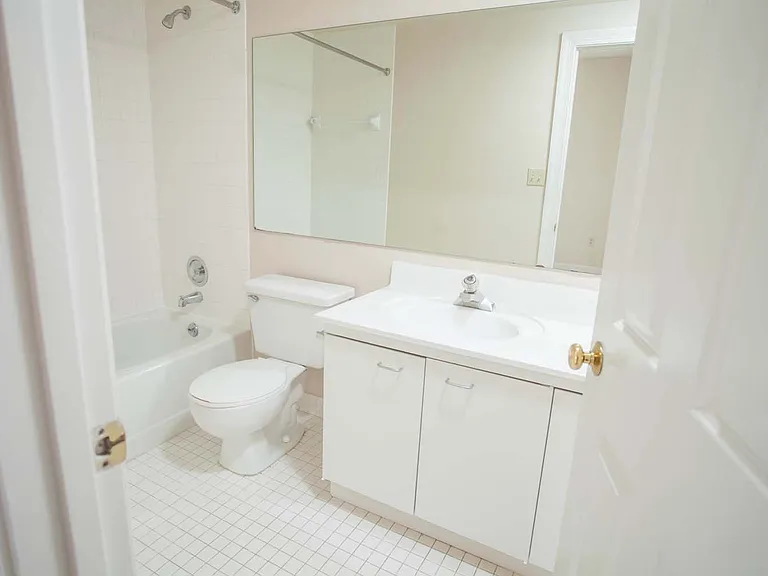 Kingsbury — Photo 142