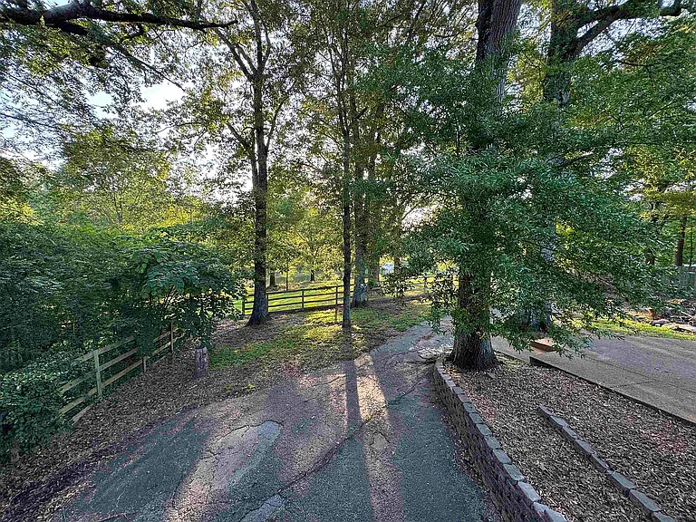 5975 Chester St — Photo 11