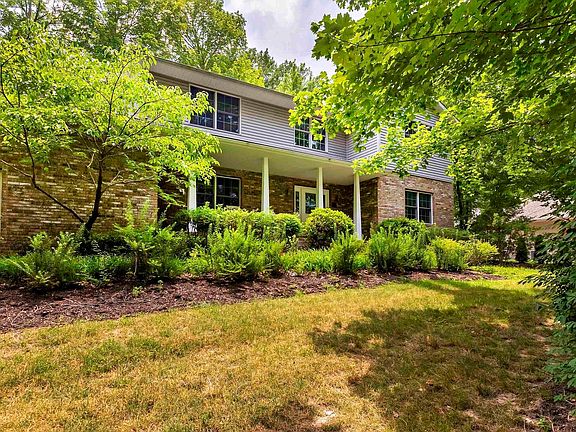 2nd image of 1127 Cedar Ridge Dr