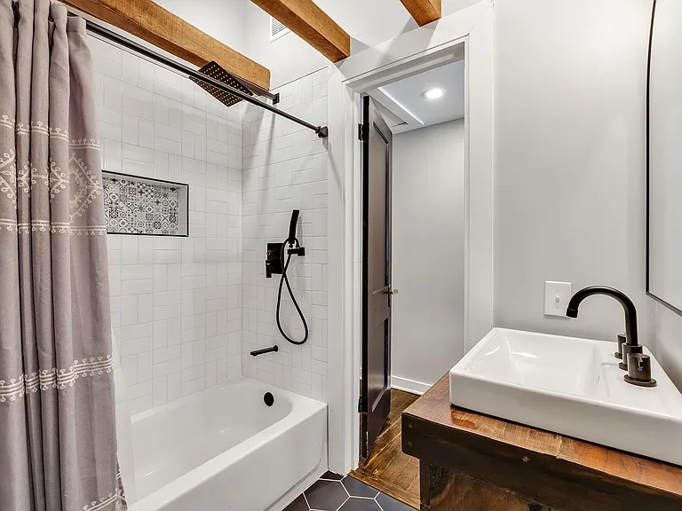 335 Dupont Ave — Photo 39