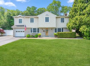 36 Richmond Street, Islip, NY 11751