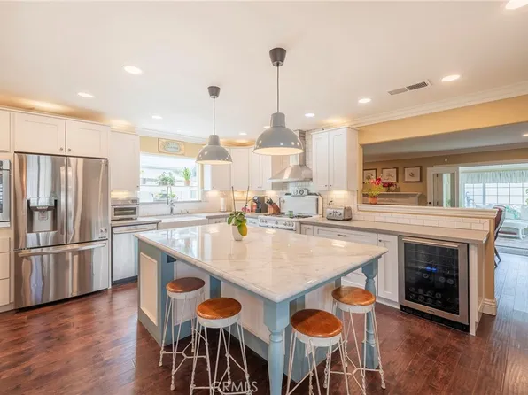 571 Traverse Dr, Costa Mesa, CA 92626