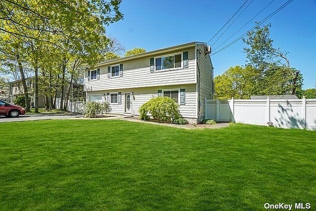 1st image of 38 Syracuse Ave