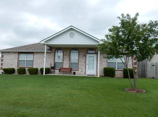 627 W Redwood St, Coweta, OK 74429
